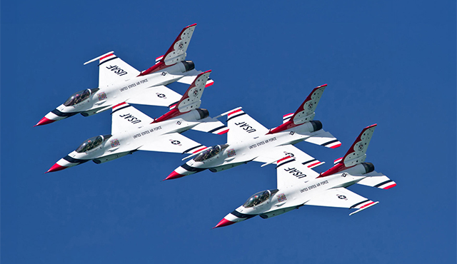 Milwaukee Air & Water Show Viewing at Discovery World